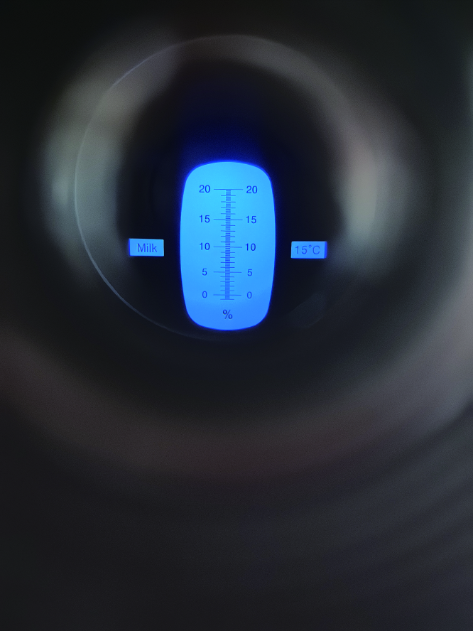 Handheld Refractometer with Scale Options - Milk scale option