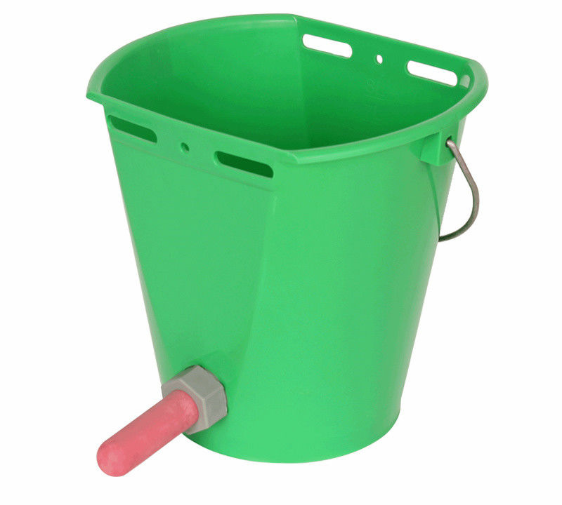 8 L single-teat calf feeding bucket angled view