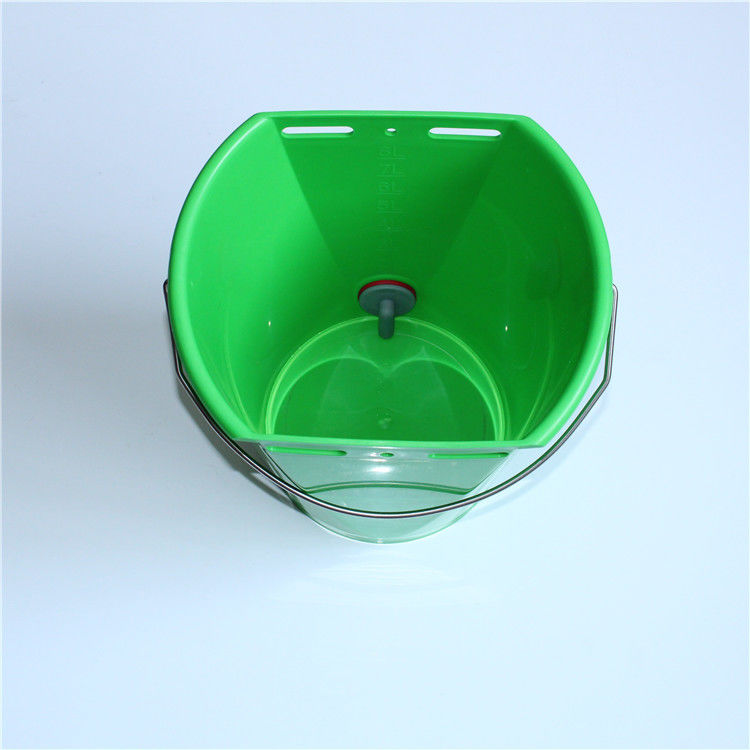 8 L goat feeding bucket detail 1