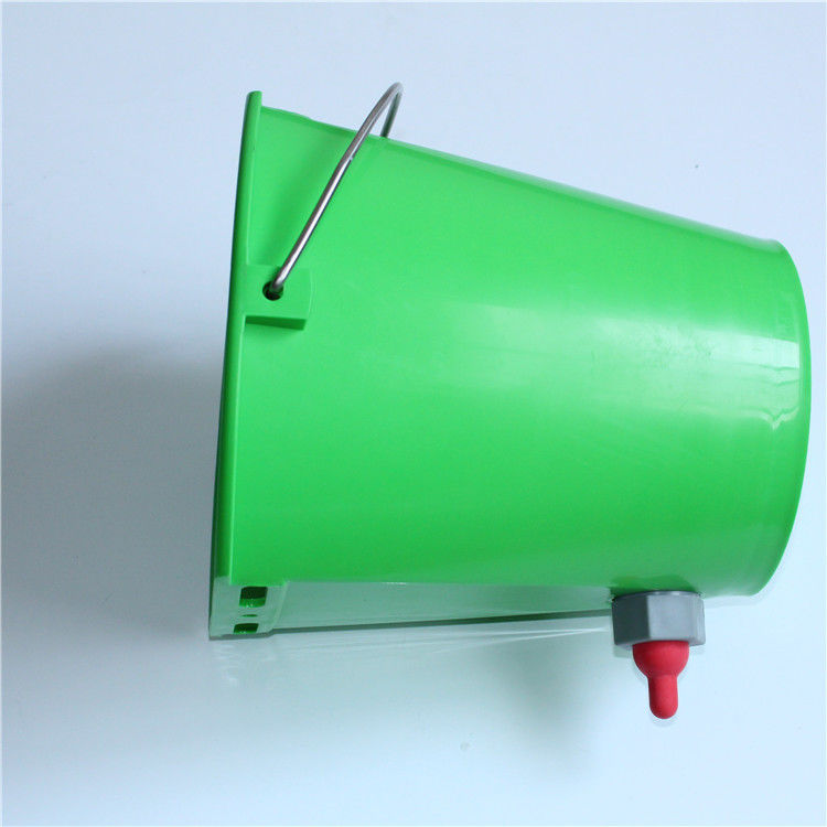 8 L goat feeding bucket detail 2