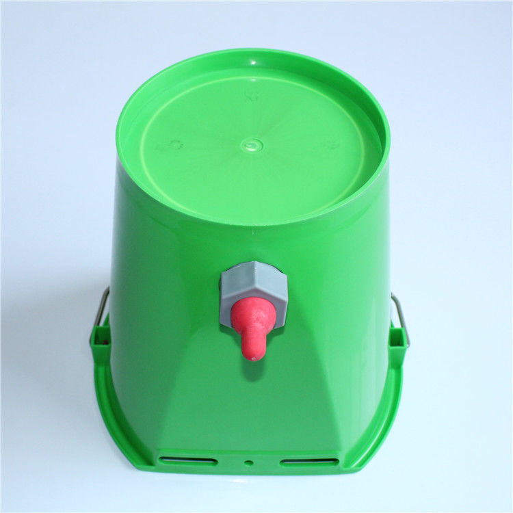 8 L goat feeding bucket detail 3