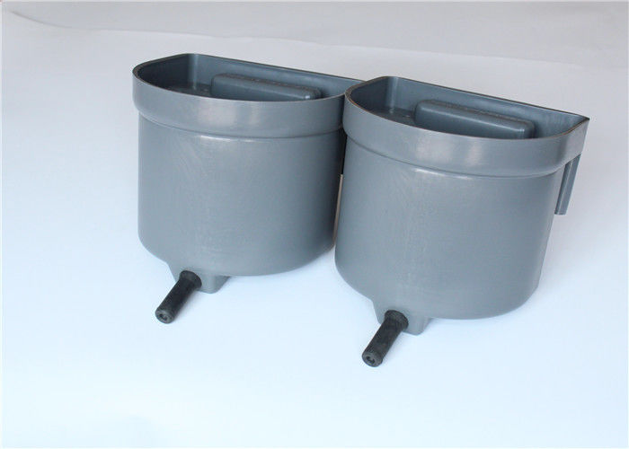 4 L single-teat feeding bucket front view