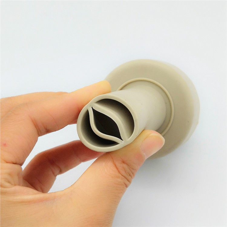 Cream feeding teat outlet profile