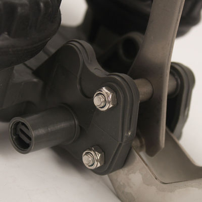 Jetter tray pivot fasteners